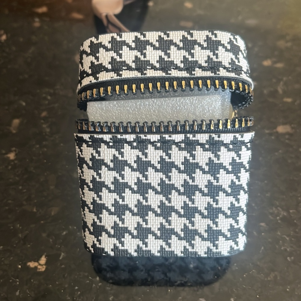 Houndstooth Bag Charm/Air Pods/Key Chain Pouch with Ribbon - Picture 3 of 4